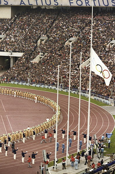 396px-RIAN_archive_555829_Raising_of_the_Olympic_flag.jpg